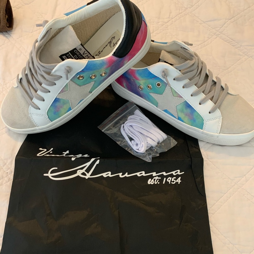 Women’s sneakers